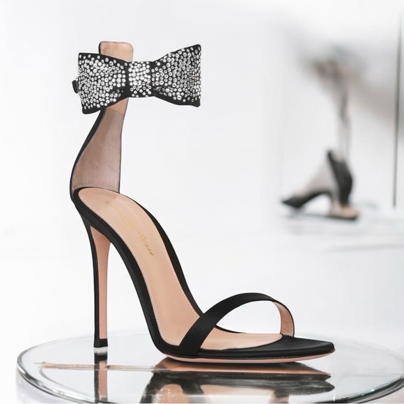 NIB Gianvito Rossi Ambrosia Crystal Bow Sandal Heels Size 36.5 $1,195.00 - Picture 5 of 7
